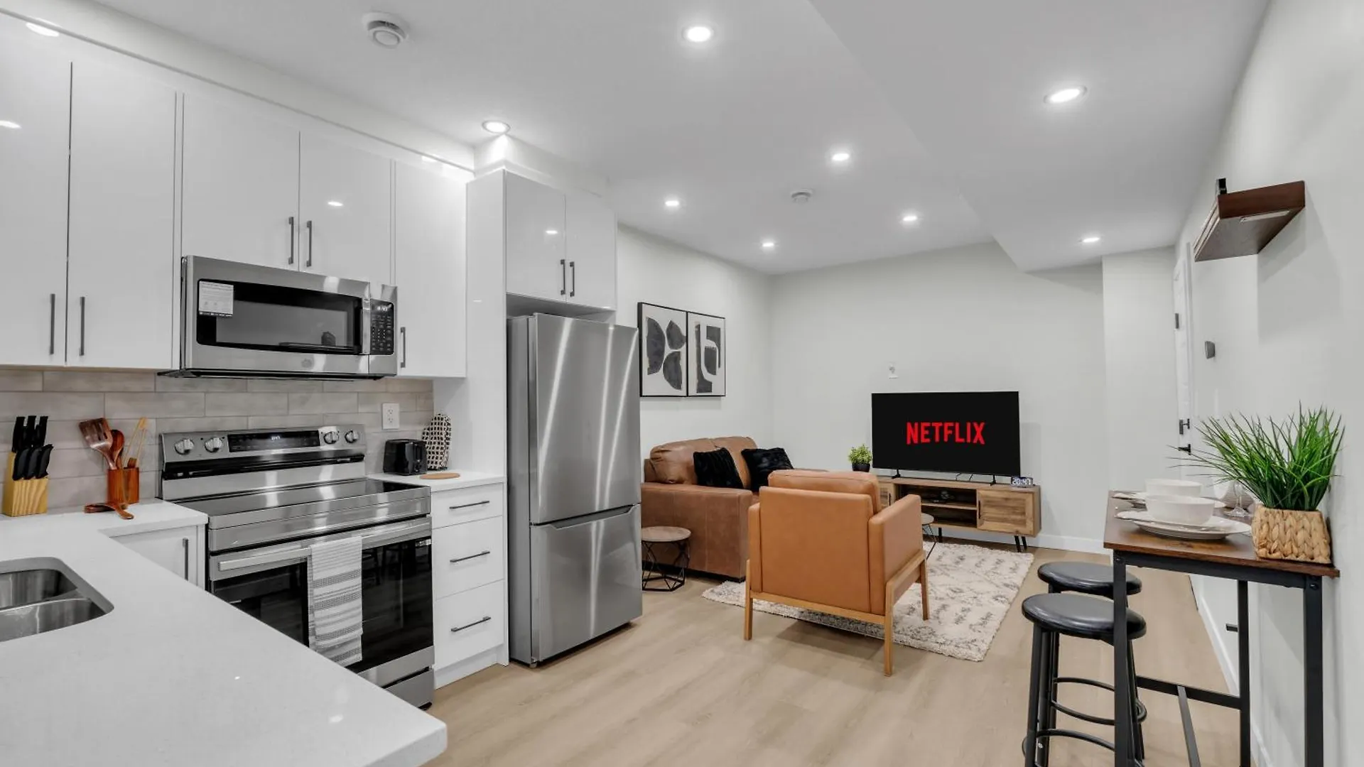 Cozy Luxe Suite YYC
